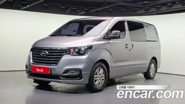 Hyundai Starex Van 5-Seater Modern 2019