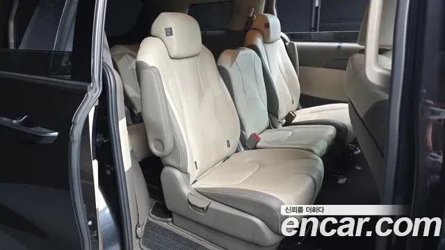 Kia Carnival Diesel 11-Seater Signature 2020 — фото 12