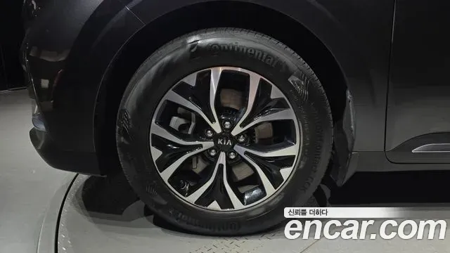 Kia Carnival Diesel 11-Seater Signature 2020 — фото 5