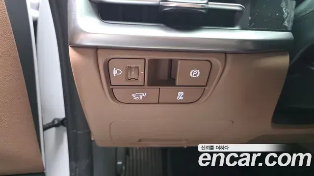 Hyundai Grandeur 2,5 Gasoline 2WD Premium 2023 — фото 29