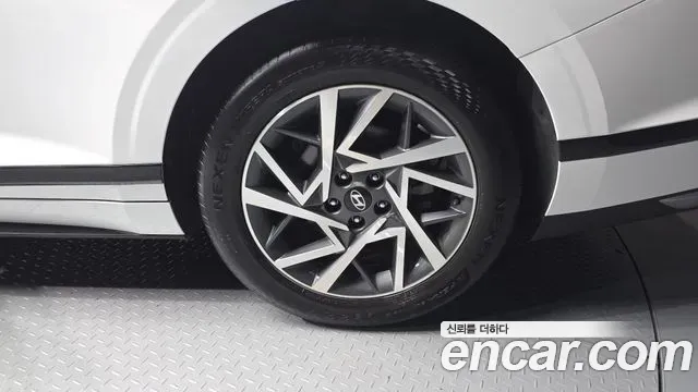 Hyundai Grandeur 2,5 Gasoline 2WD Premium 2023 — фото 21