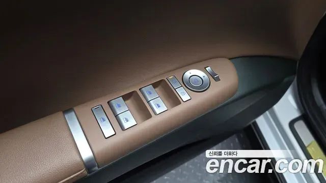 Hyundai Grandeur 2,5 Gasoline 2WD Premium 2023 — фото 28