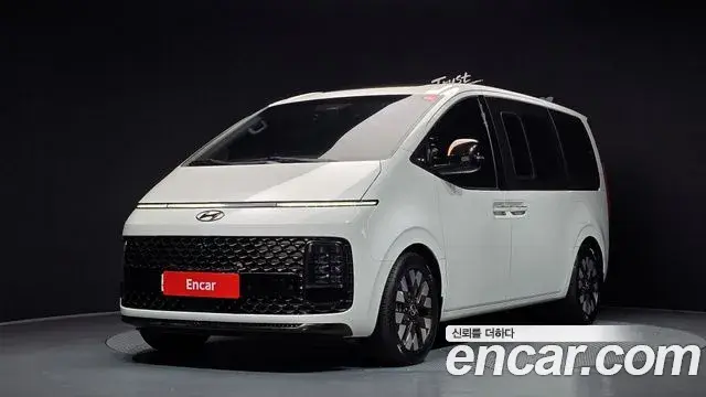 Hyundai Staria 4WD Lounge 9-Seater Prestige 2021