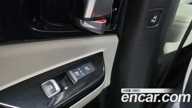 Kia Carnival Diesel 9-Seater Signature 2023 — фото 17