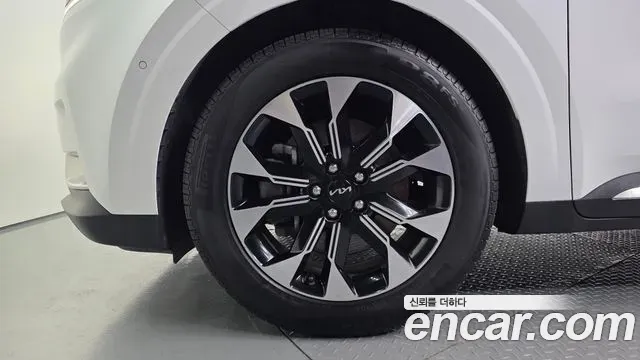Kia Carnival Diesel 9-Seater Signature 2023 — фото 5