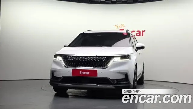 Kia Carnival Diesel 9-Seater Signature 2023 — фото 3