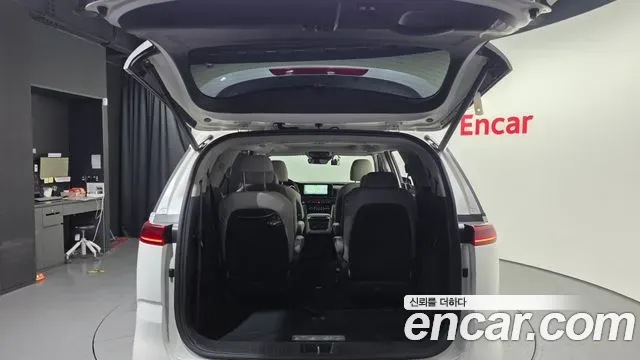 Kia Carnival Diesel 9-Seater Signature 2023 — фото 20