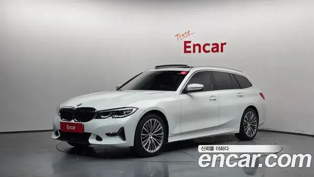 BMW 3-Series 320i Touring Luxury 2021