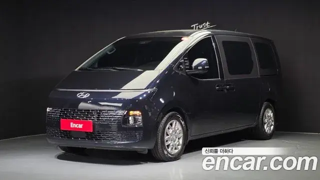 Hyundai Staria 4WD Tourer 9-Seater Modern 2022