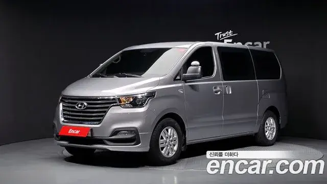 Hyundai Starex Van 3-Seater Smart 2020