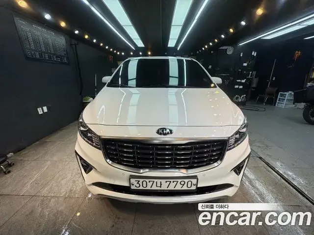 Kia Carnival 9-Seater Prstige 2020