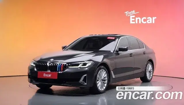 BMW 5-Series 530e Luxury 2021