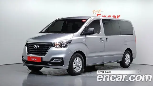 Hyundai Starex Van 5-Seater Smart 2019