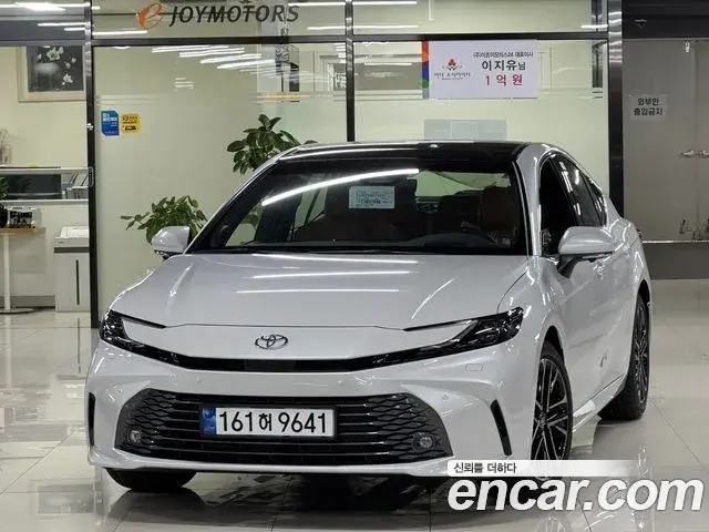 Toyota Camry 2.5 XLE Premium Hybrid 2026