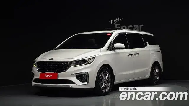 Kia Carnival 9-Seater Noblesse 2019