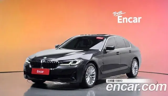 BMW 5-Series 530e Luxury 2021