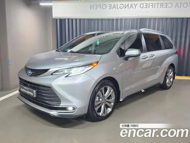 Toyota Sienna 2.5 Hybrid 2WD 2025