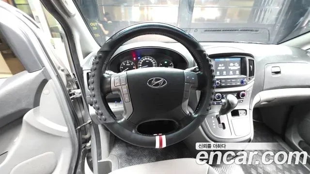 Hyundai Starex Van 3-Seater Smart 2019 — фото 13