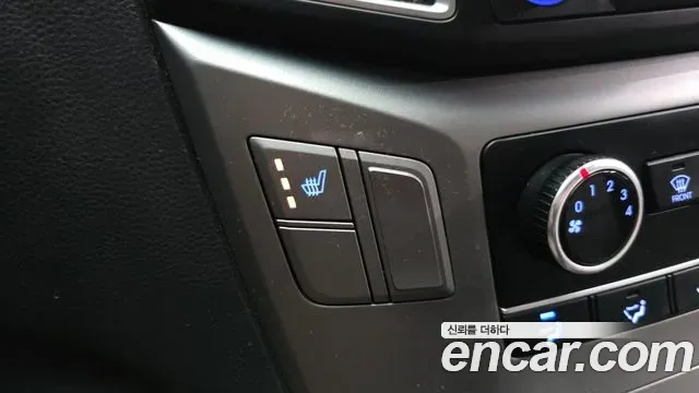 Hyundai Starex Van 3-Seater Smart 2019 — фото 18