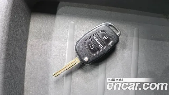 Hyundai Starex Van 3-Seater Smart 2019 — фото 17