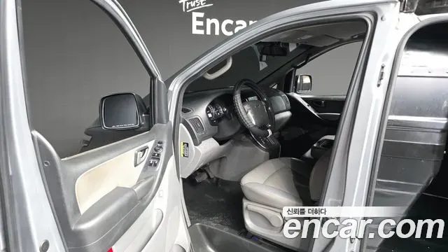Hyundai Starex Van 3-Seater Smart 2019 — фото 10