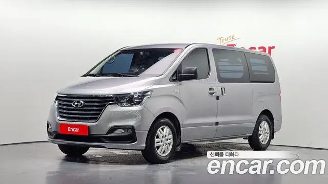 Hyundai Starex Van 3-Seater Smart 2019