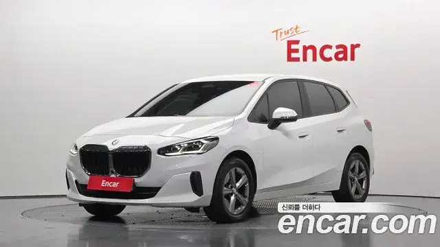 BMW 2-Series 220i Advantage 2023