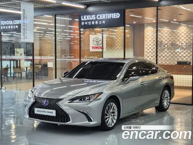 Lexus ES Luxury Plus 2021