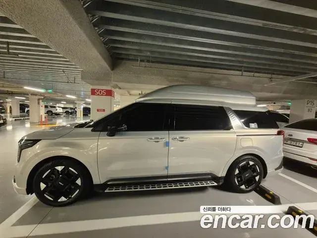 Kia Carnival Gasoline 9-Seater Signature 2024