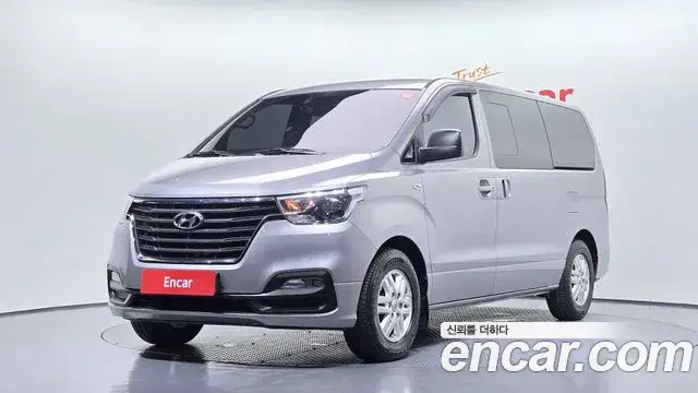 Hyundai Starex Van 5-Seater Modern 2019