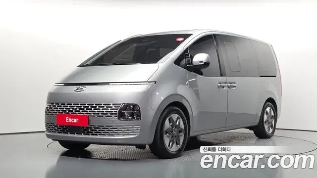 Hyundai Staria 4WD Tourer 11-Seater Modern 2022