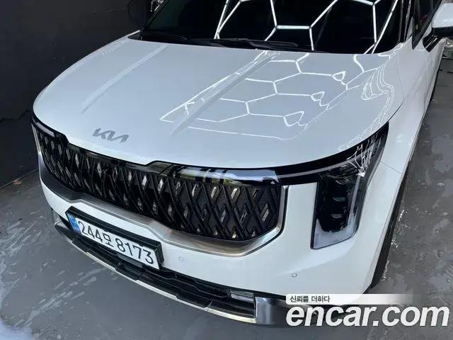 Kia Carnival HEV 9seater Signature 2024