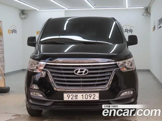 Hyundai Starex Van 3-Seater Smart 2020