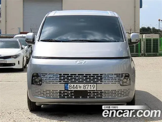 Hyundai Staria HEV 1.6 Cargo 5-Seater Modern 2024