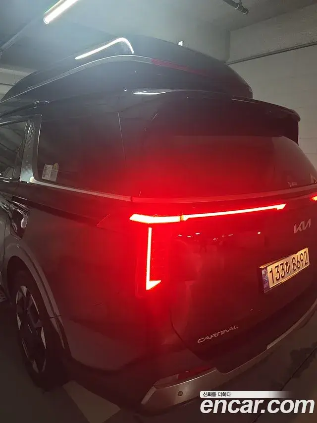Kia Carnival HEV 9-Seater Hi-Limousine Signature 2024