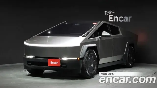 Tesla Cybertruck Cyberbeast 2025