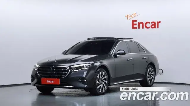 Mercedes-Benz E-Class E300 4MATIC Exclusive 2024