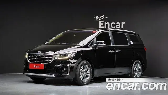 Kia Carnival 9-Seater Luxury 2019