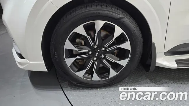 Kia Carnival Diesel 9-Seater Prestige 2023 — фото 5