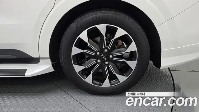Kia Carnival Diesel 9-Seater Prestige 2023 — фото 21