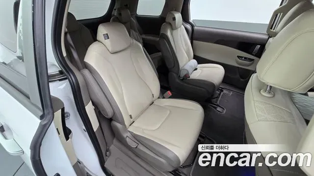 Kia Carnival Diesel 9-Seater Prestige 2023 — фото 11