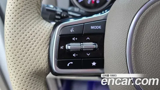 Kia Carnival Diesel 9-Seater Prestige 2023 — фото 16