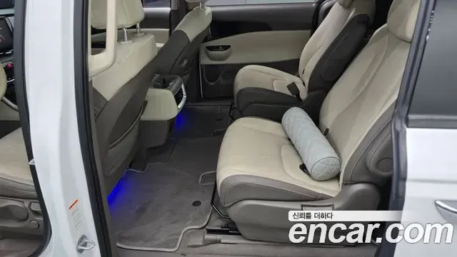 Kia Carnival Diesel 9-Seater Prestige 2023 — фото 12