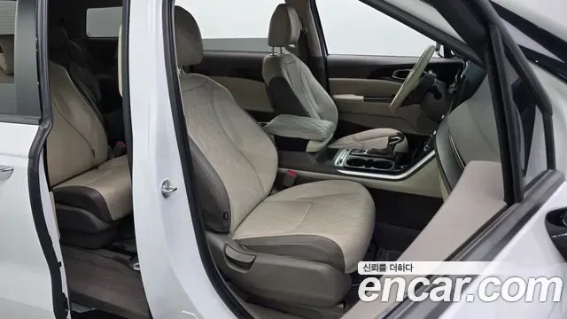 Kia Carnival Diesel 9-Seater Prestige 2023 — фото 26