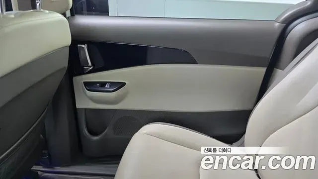 Kia Carnival Diesel 9-Seater Prestige 2023 — фото 25