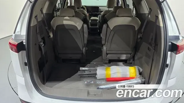 Kia Carnival Diesel 9-Seater Prestige 2023 — фото 18