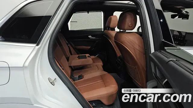 Audi Q5 45 TFSI Quattro Premium 2021 — фото 11