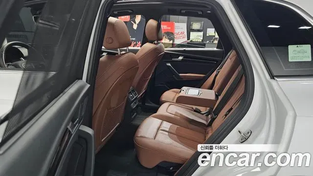 Audi Q5 45 TFSI Quattro Premium 2021 — фото 12