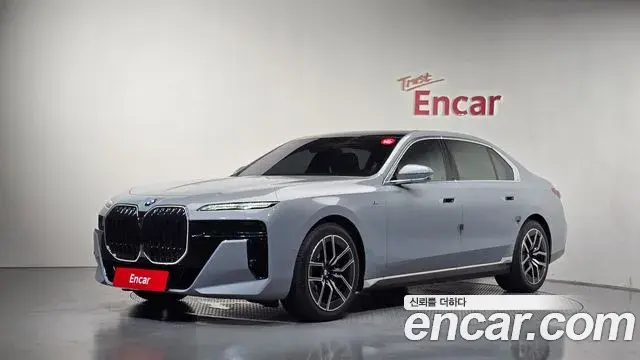 BMW 7-Series 740i xDrive M Sport 2025