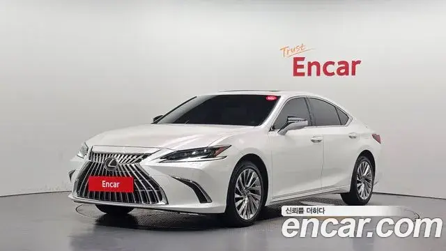 Lexus ES Executive 2025
